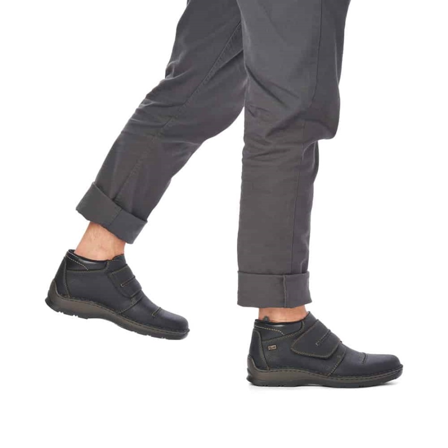 Riker | 05367-00 Musta